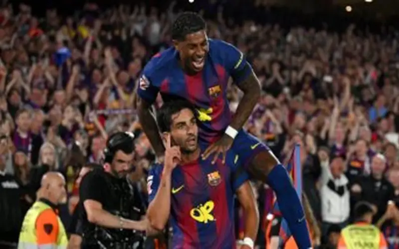 برشلونة يضرب ريال مدريد بثنائية ويتوج رسميا بلقب الدوري الإسباني.. فيديو